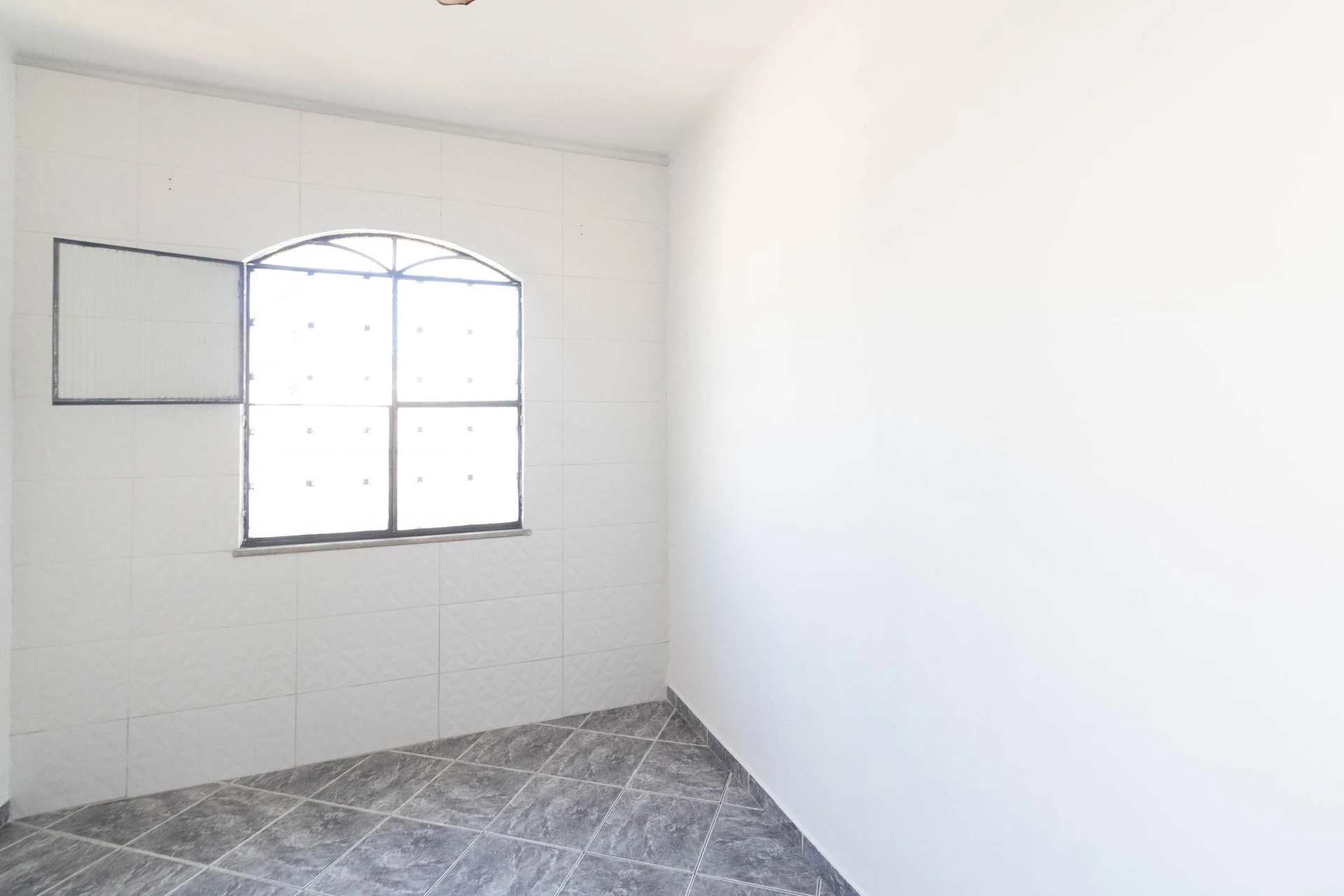 Unfurnished house with 3 bedrooms and a private garden — photo 33