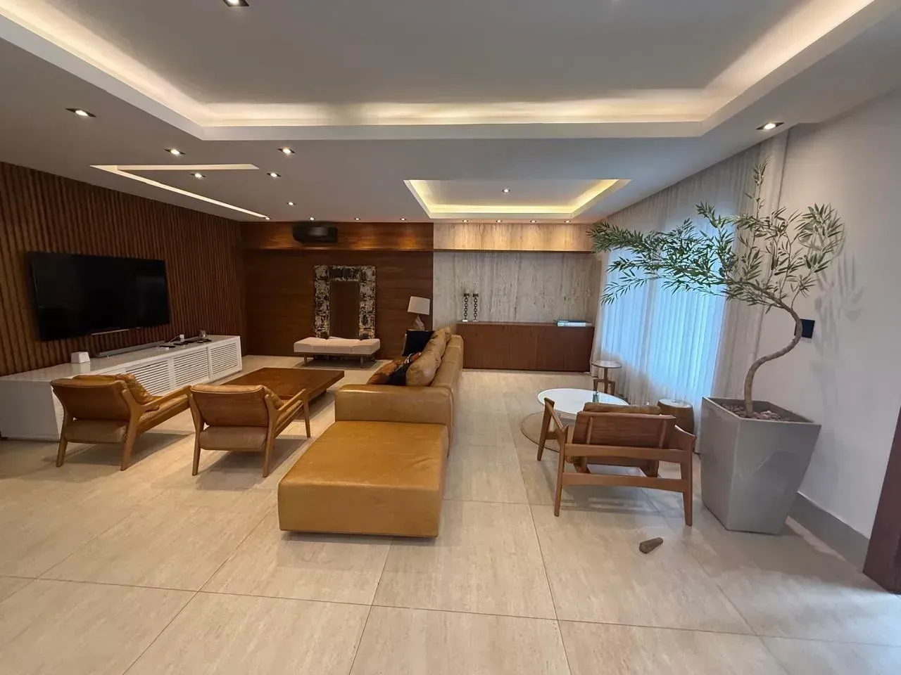 Furnished house with open-plan kitchen, 380 m² — photo 44