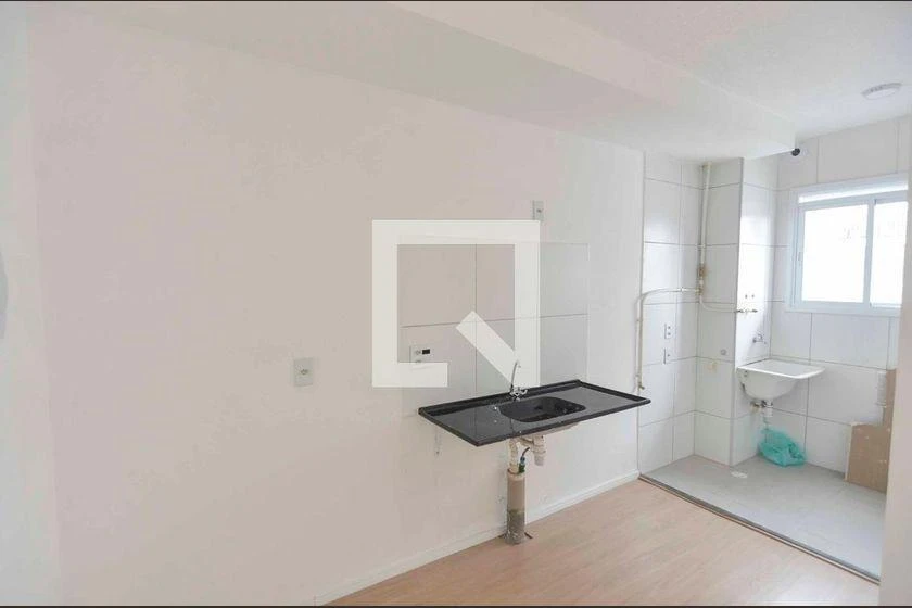Wood or laminate floors in a 2-bedroom apartment, 45 m² — photo 3