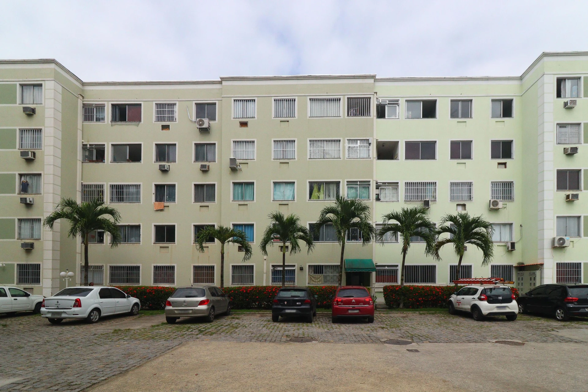 2-bedroom apartment in a building with a gym — photo 46