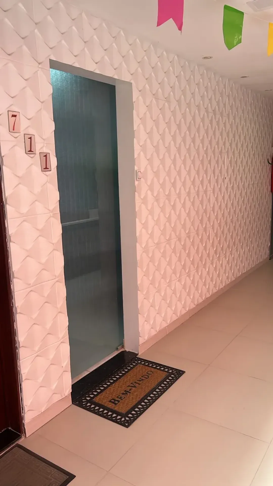Estudio sin amueblar en el 6º piso con 1 plaza y balcón — photo 7
