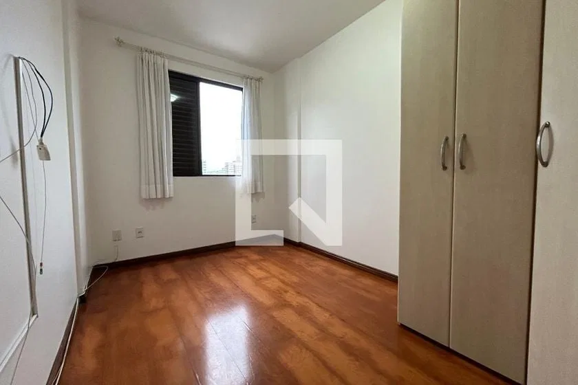 Apartamento de 76 m² com varanda e 2 banheiros