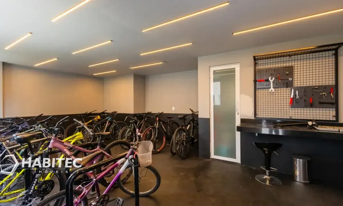 Furnished 2-bedroom apartment with a balcony — photo 29