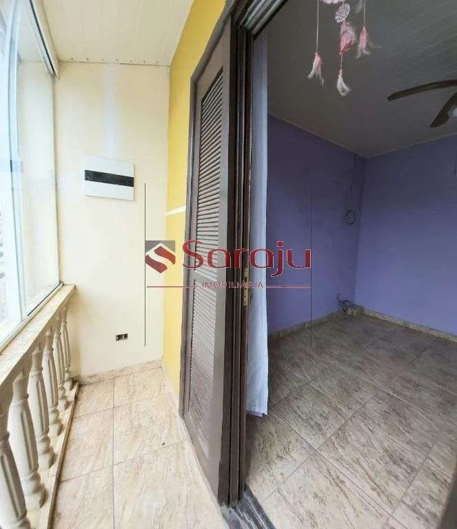 Glass-enclosed balcony in a 4-bedroom house, 150 m² — photo 20