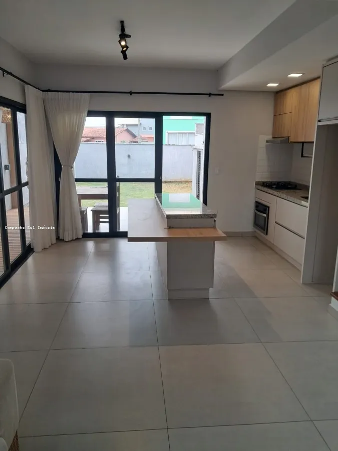 2-bedroom house with a grill on the balcony — photo 13