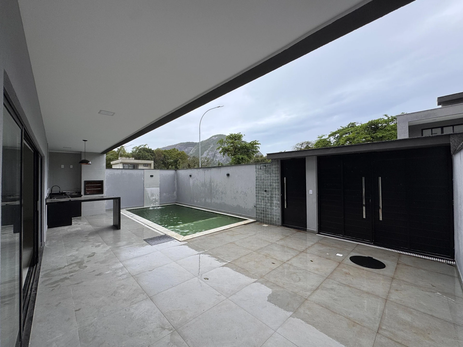 Condo house with 4 en-suite bedrooms and private yard — photo 15