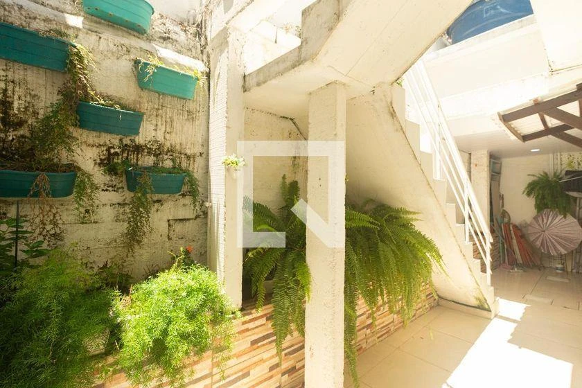 200 m² rental house with 3 bedrooms and a balcony — photo 49