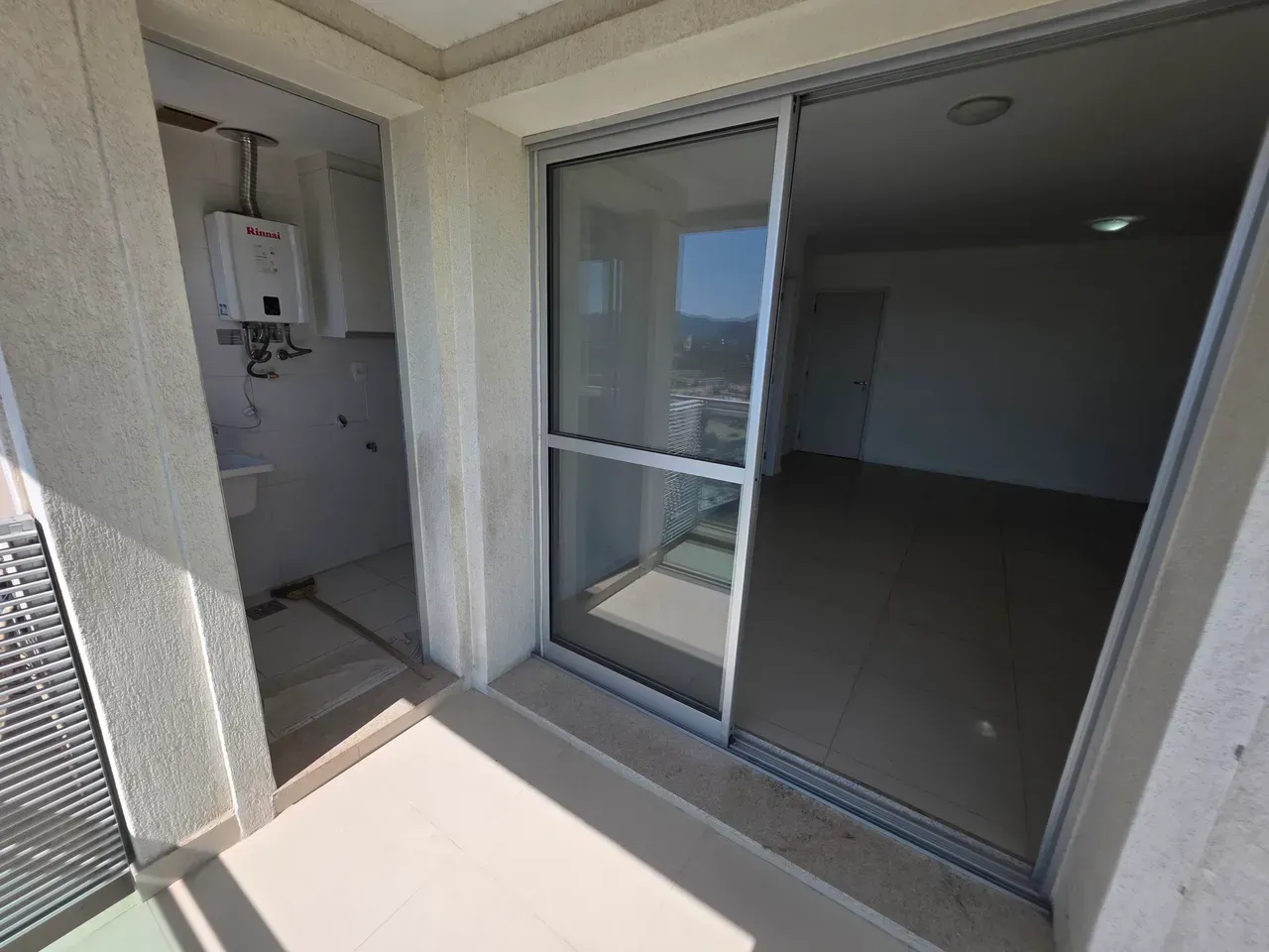 Floor-to-ceiling windows in a 2-bedroom apartment, 90 m² — photo 23