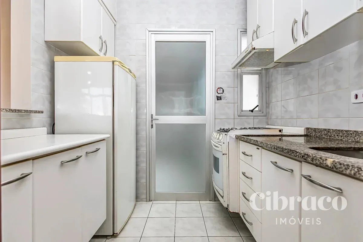 2-bedroom apartment with a home office in Curitiba — photo 5