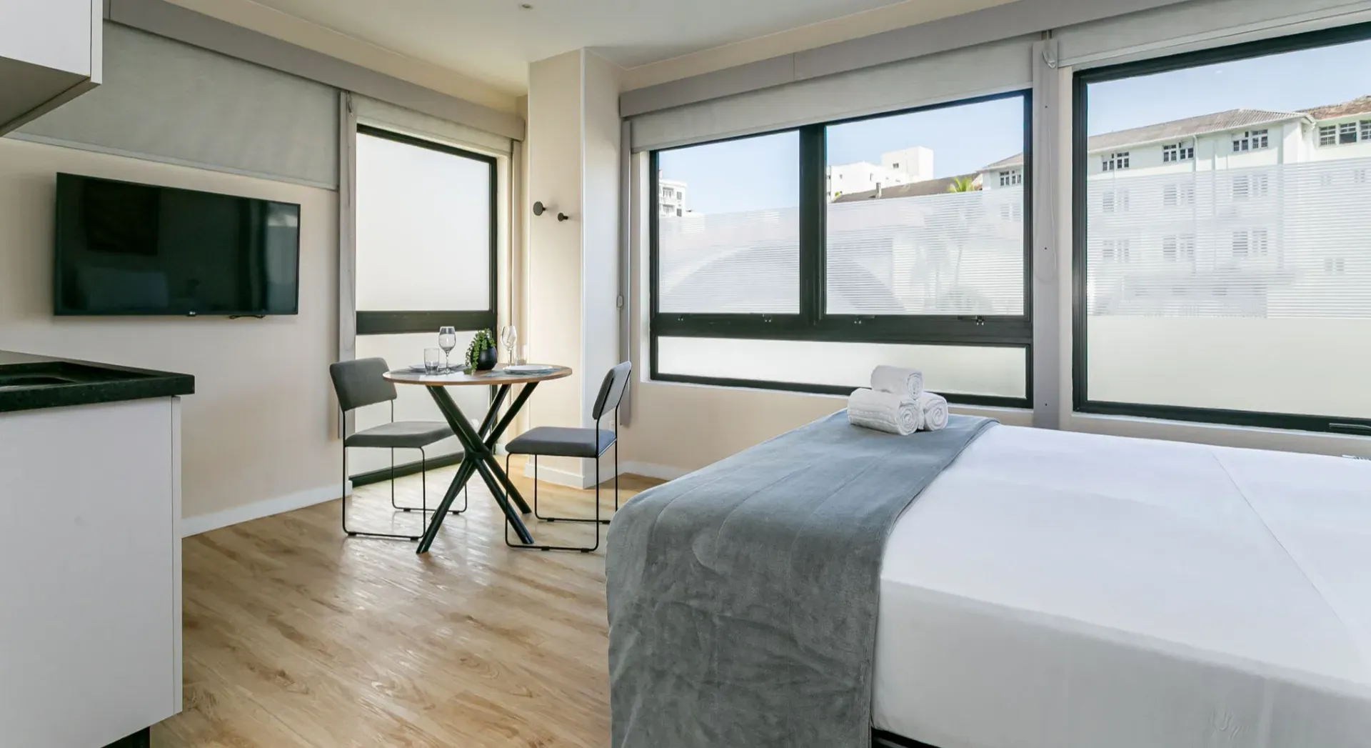Облаштований студіо 30 м² із власним садом — photo 14