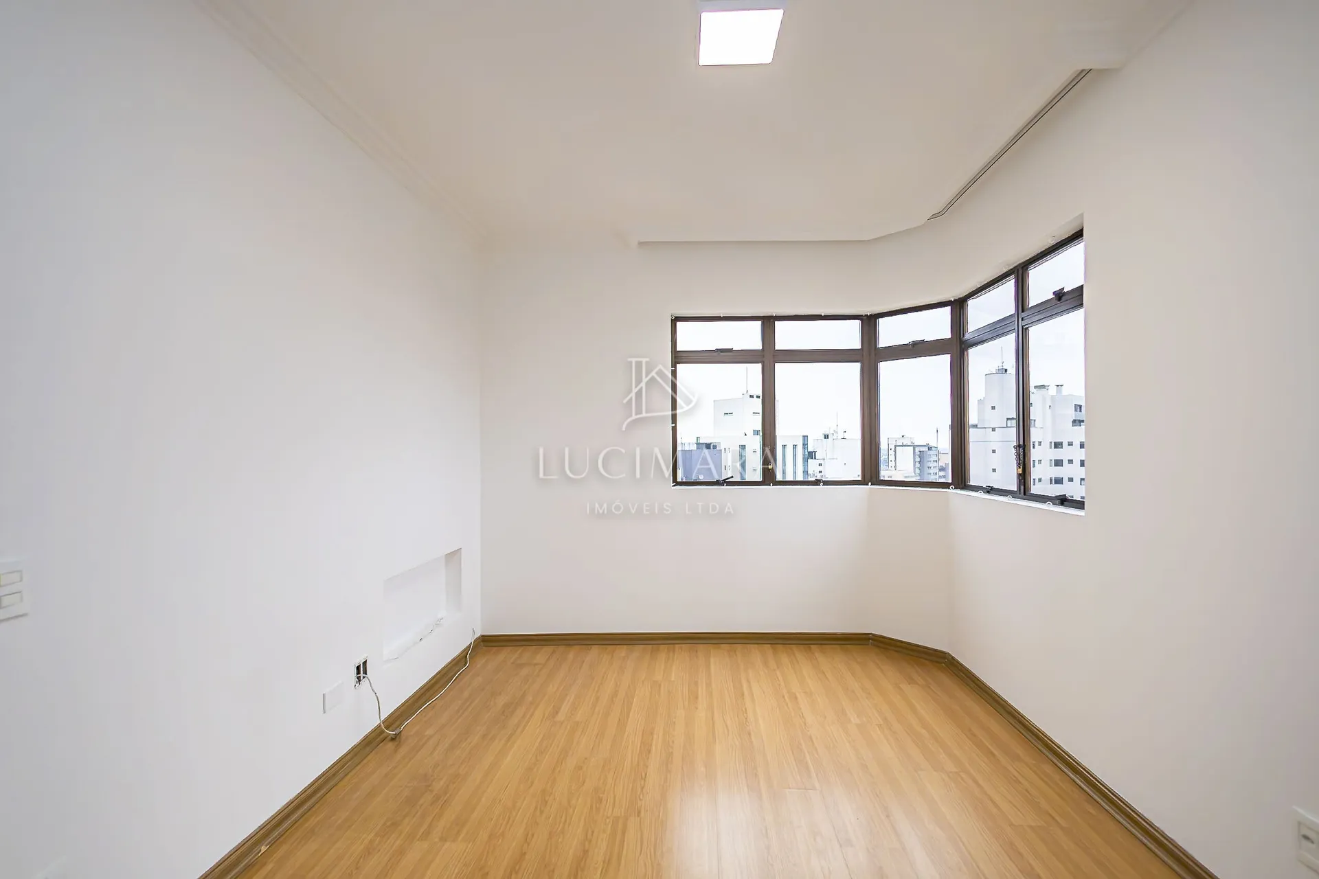 Незамеблированная квартира с 4 спальнями 427 м² — photo 52