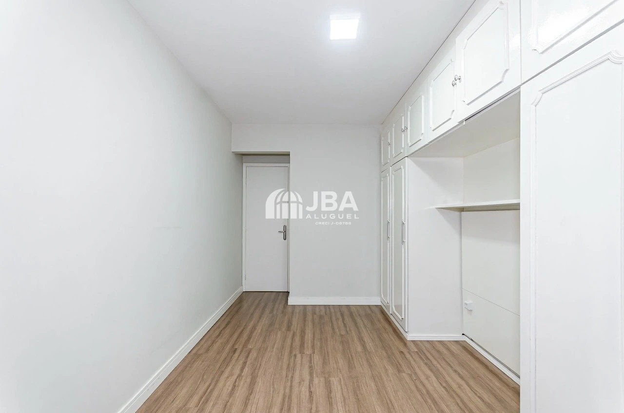 Apartamento de 3 habitaciones con 172 m² y cocina aparte — photo 22