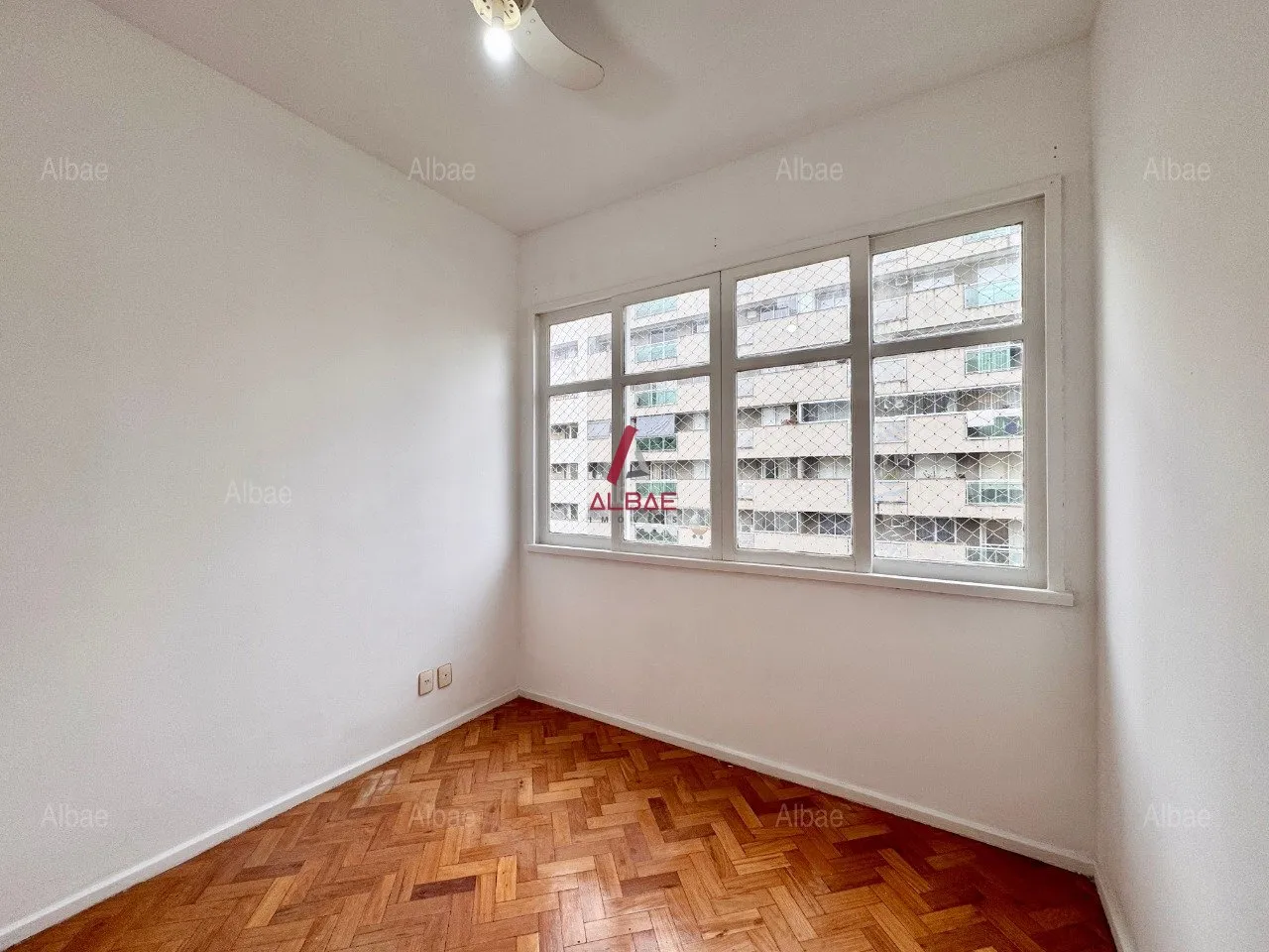 Apartment, 90 m², with wood or laminate floors — photo 11