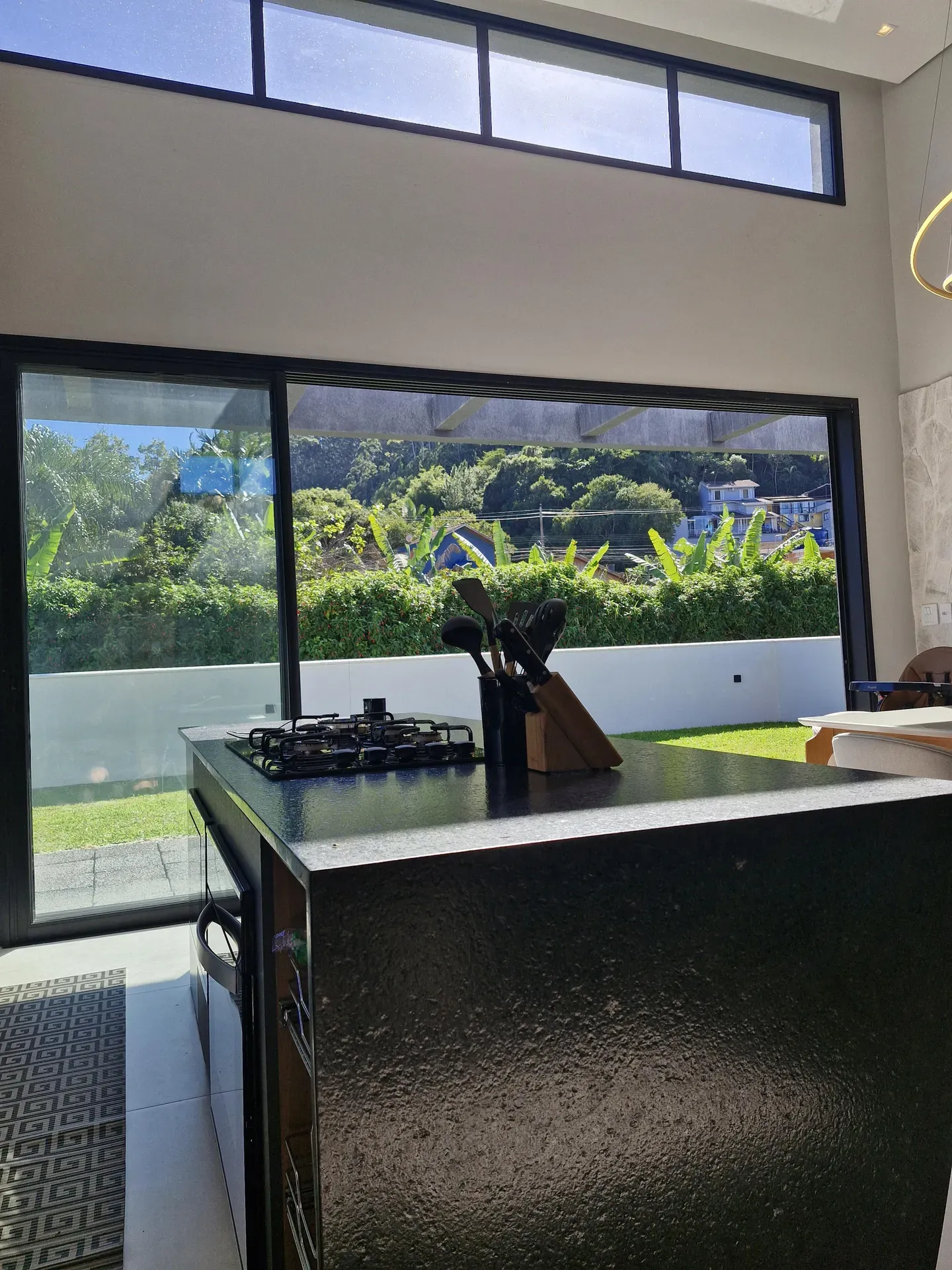 Furnished house with 3 bedrooms and open kitchen — photo 10