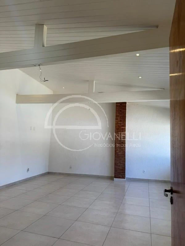 Casa com 3 quartos e 470 m² com 2 vagas e suítes — photo 3