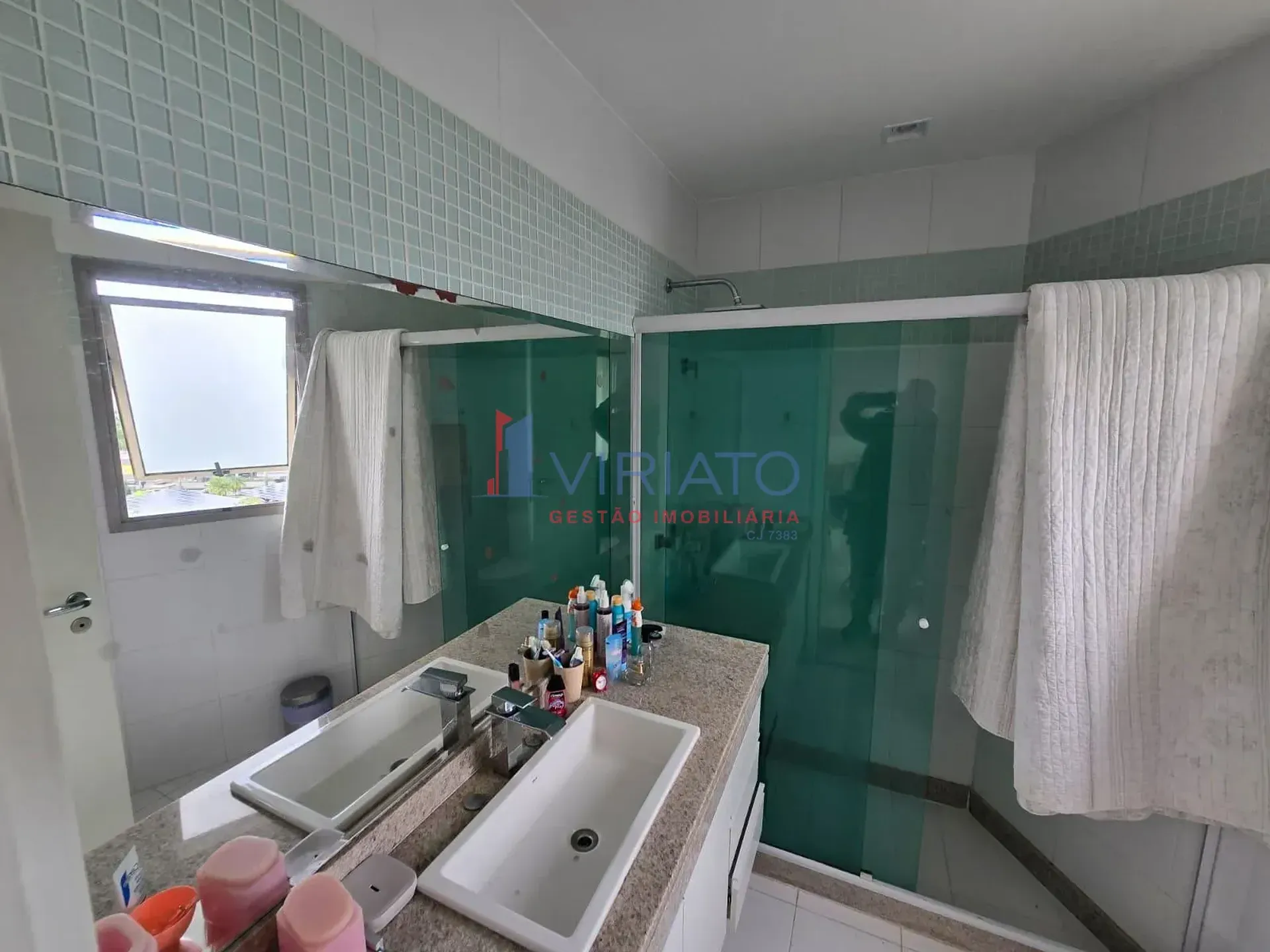 Furnished apartment with 4 bedrooms and 5 bathrooms — photo 27