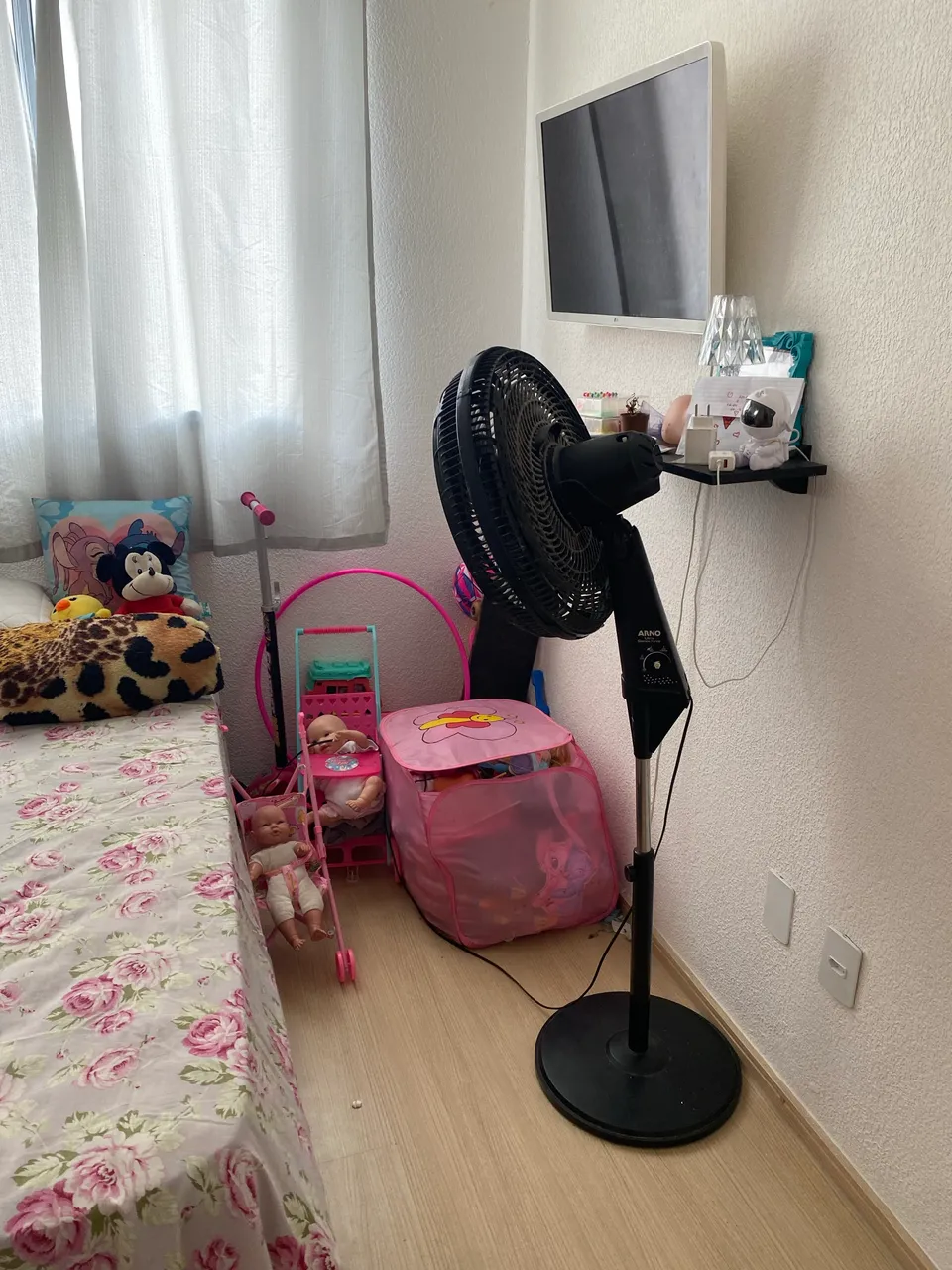 Furnished 2-bedroom apartment with a closed kitchen