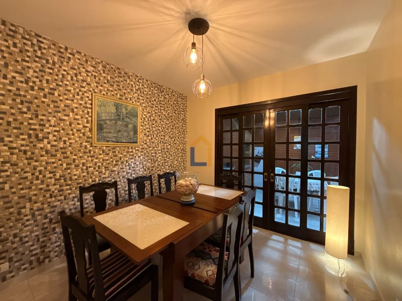 3-bedroom house with a home office — photo 22