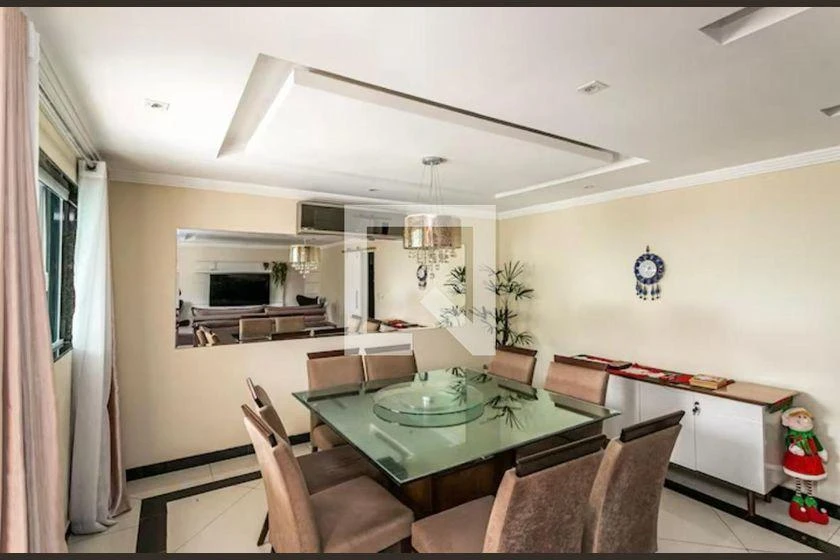 Casa amueblada de 288 m² con 4 suites y piscina — photo 33