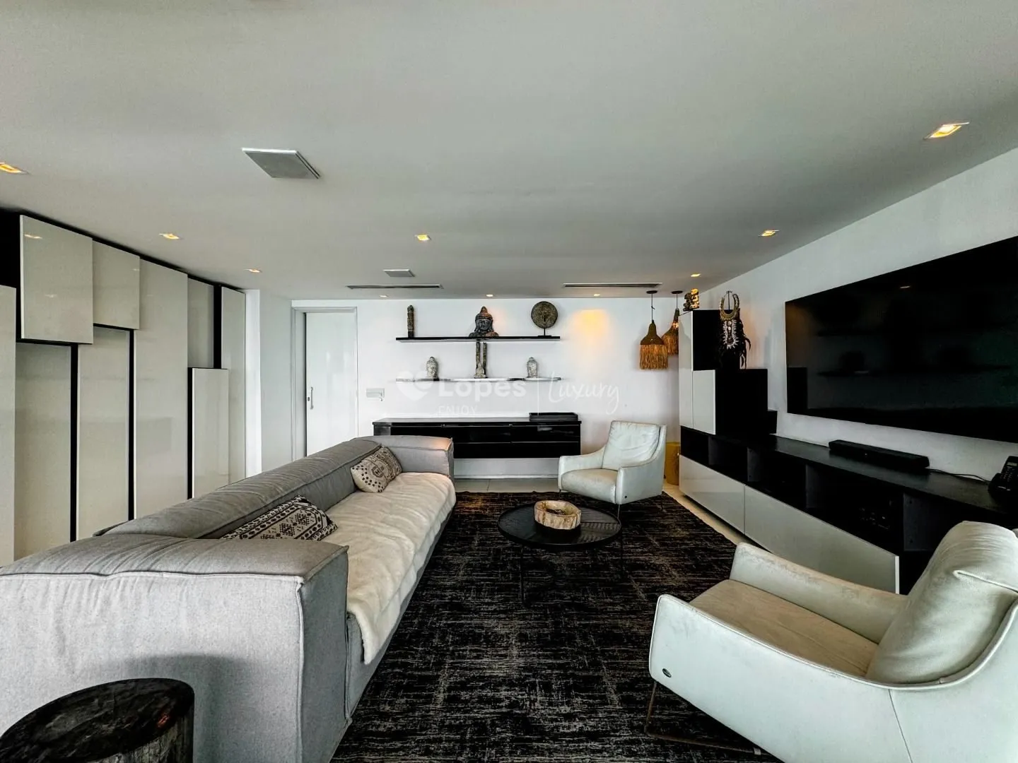 House with 5 en-suite bedrooms, 8 baths and 3 parking — photo 30