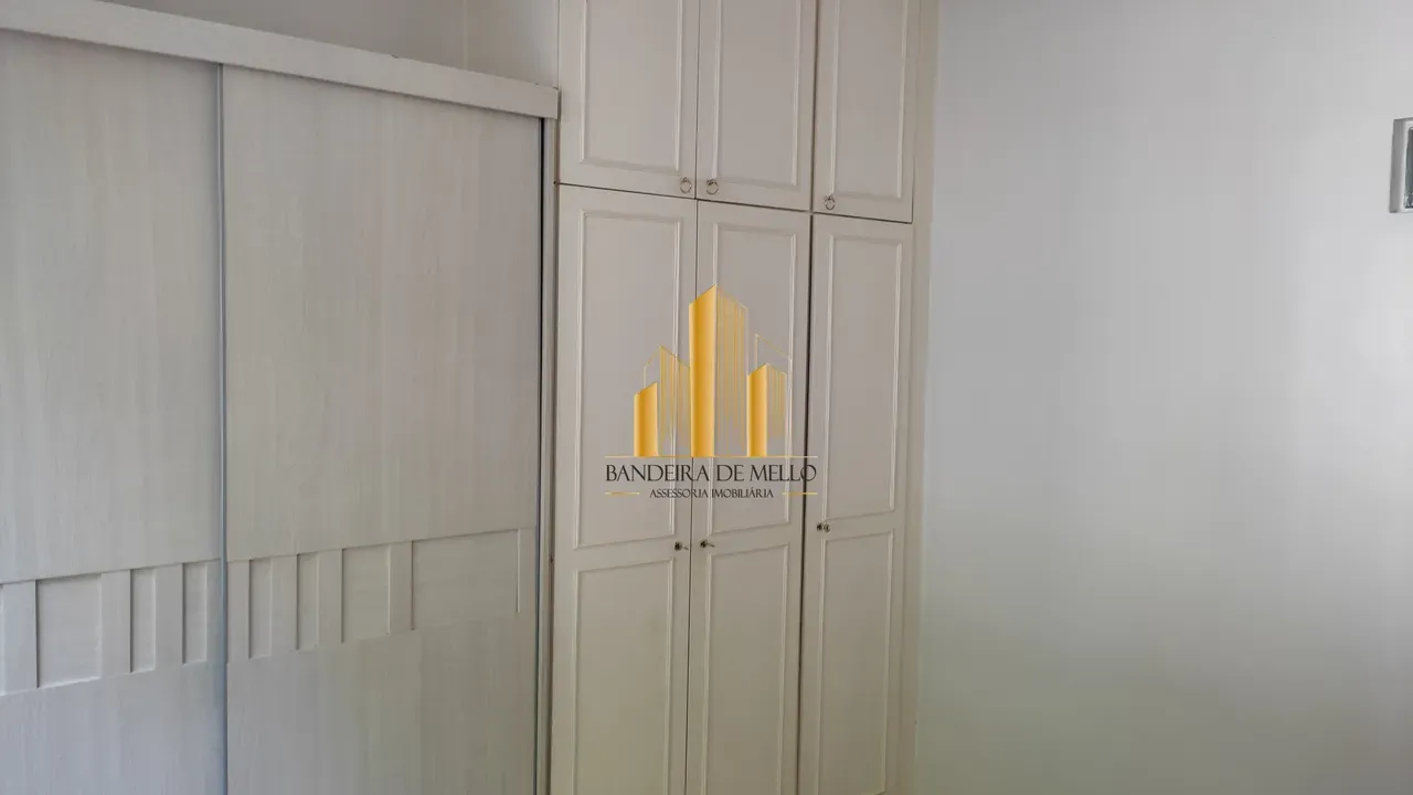Wood or laminate floors in a 2-bedroom apartment, 80 m² — photo 8