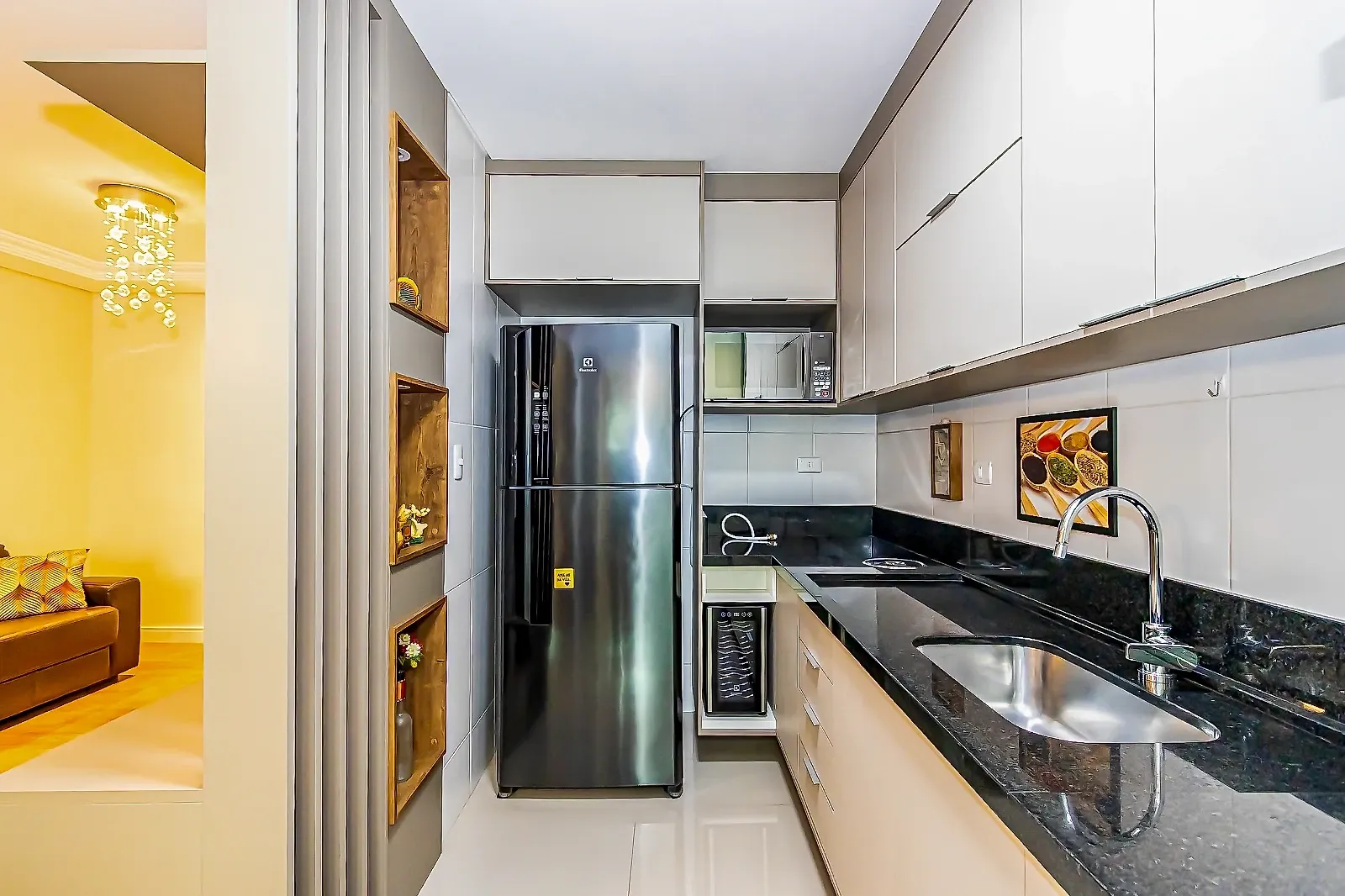 Balcony with a grill in a 3-bedroom apartment, 74 m² — photo 28
