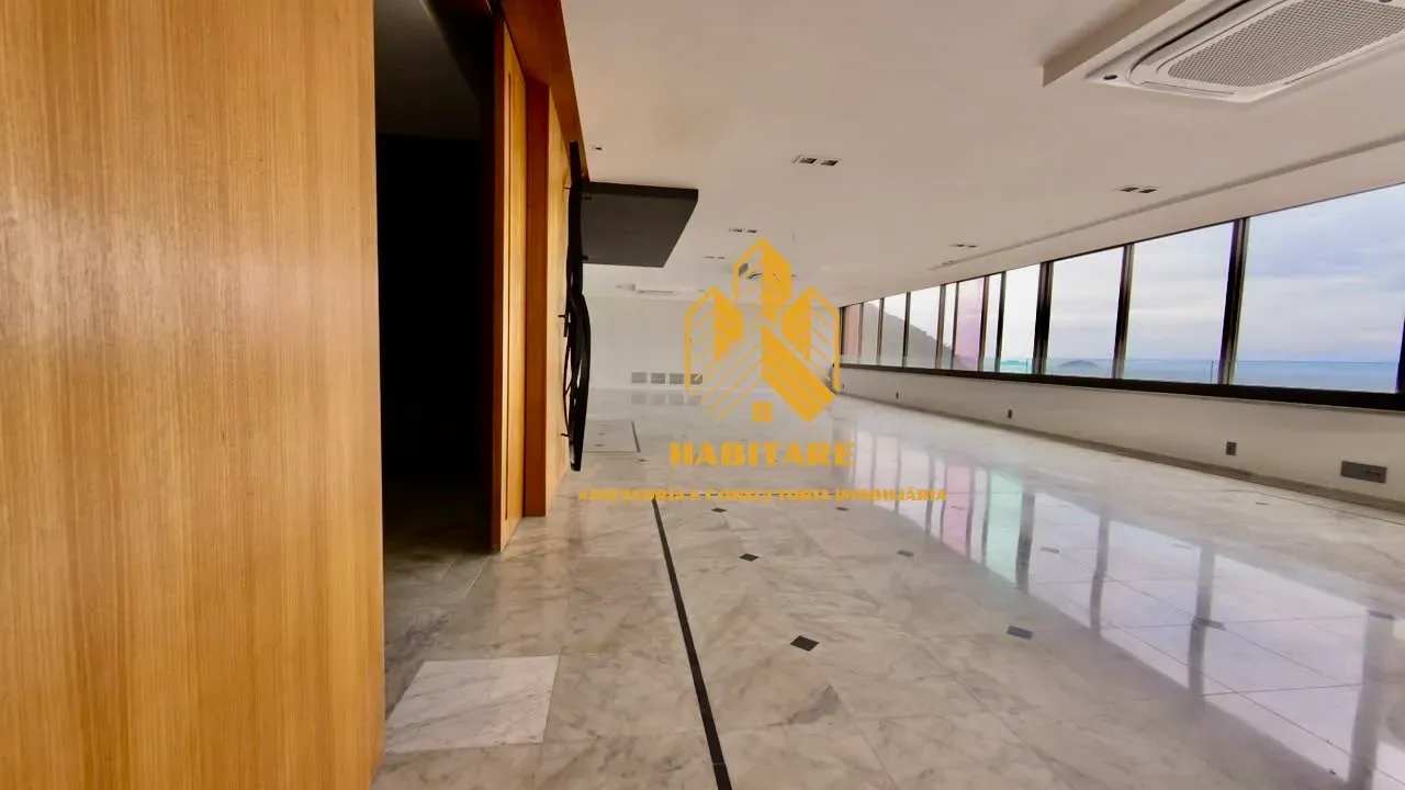 465 m² apartment with a water view and a bathtub — photo 19