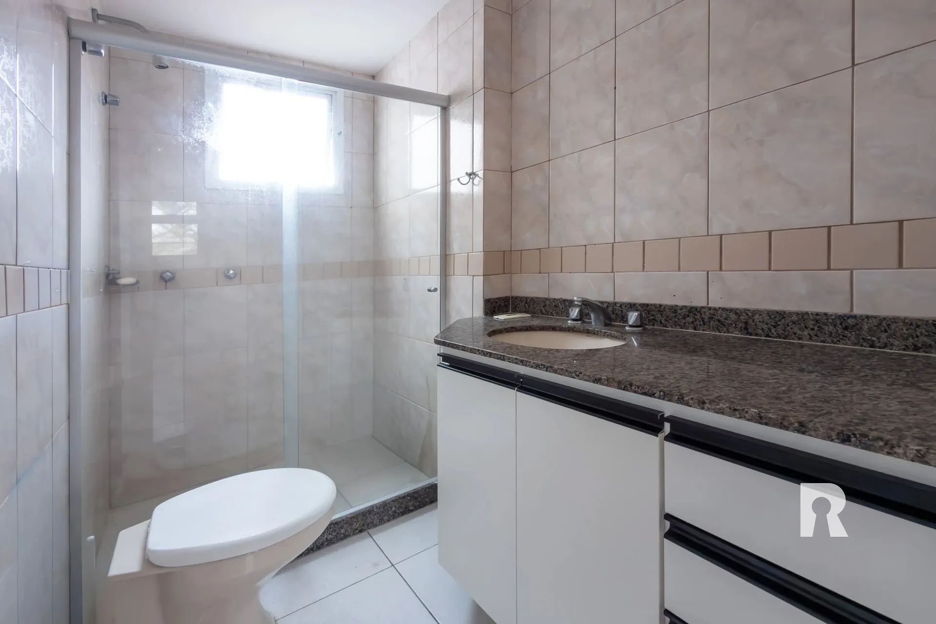 3-bedroom apartment, 1 with its own bathroom, 85 m² — photo 8