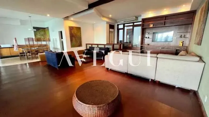 House with 5 bedrooms and closed kitchen, 700 m² — photo 2