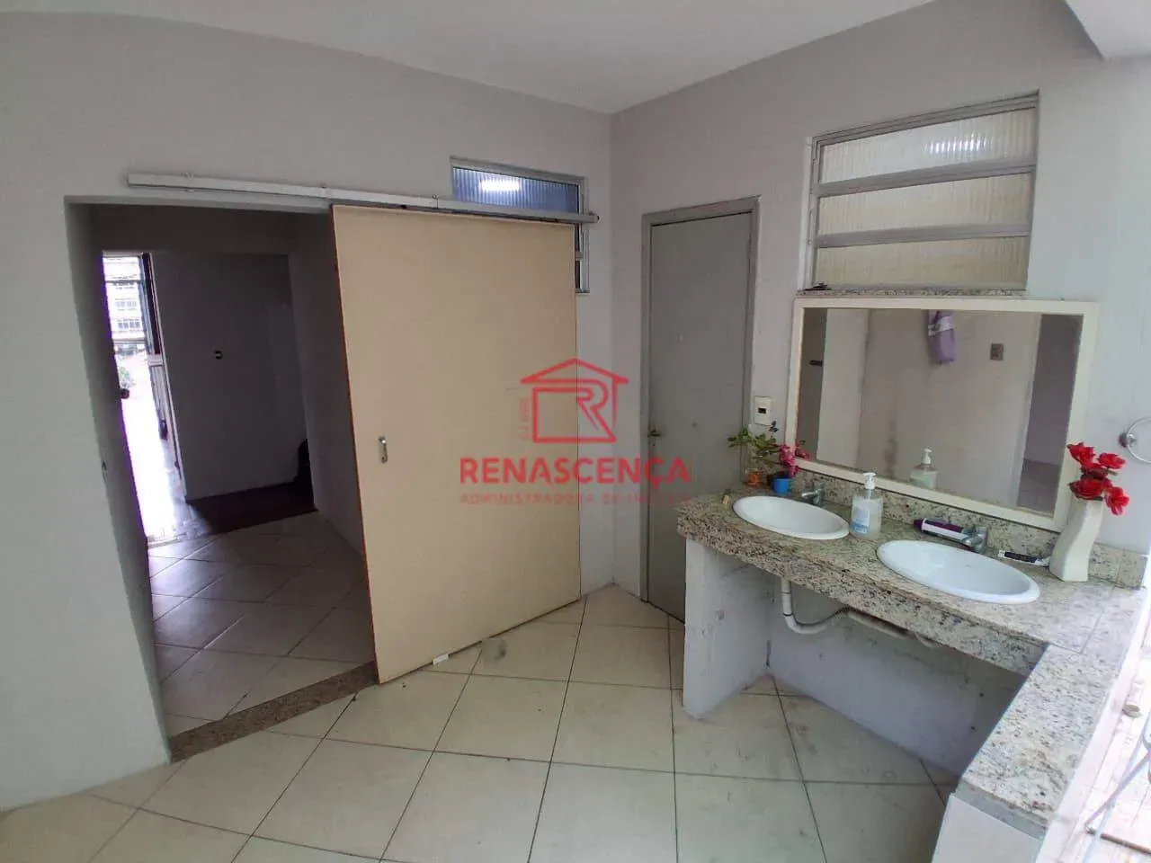 800 m² house with 6 bedrooms and private garden — photo 21