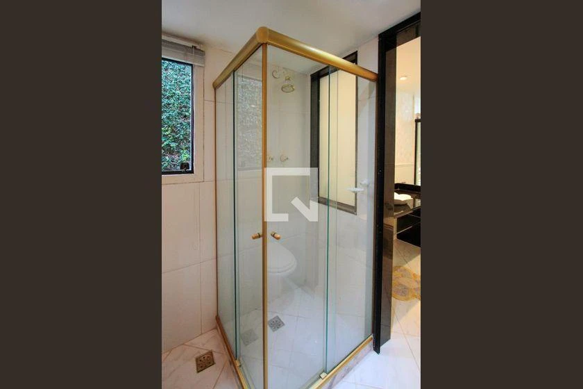 Меблированный дом с 4 спальнями и 3 сьютами, 450 м² — photo 40