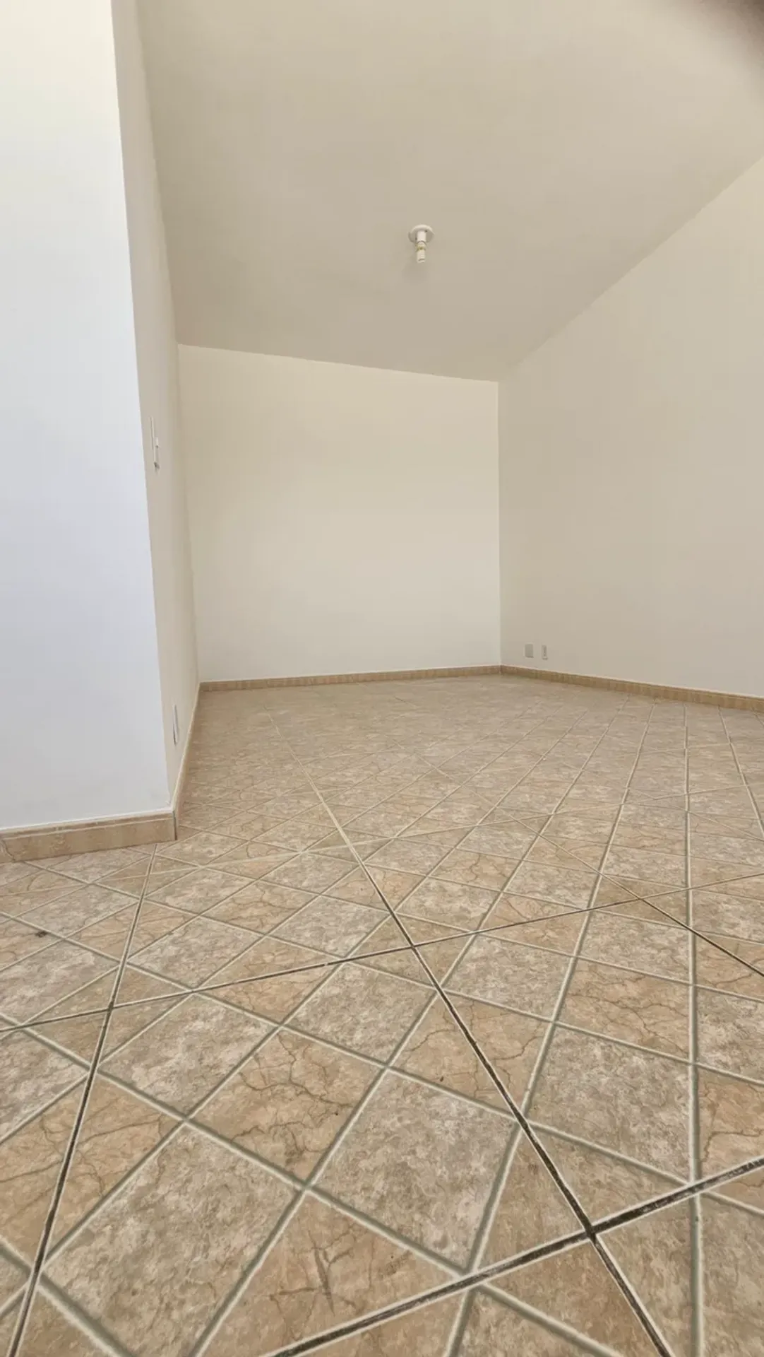 111 m² apartment with a separate fitted kitchen — photo 10
