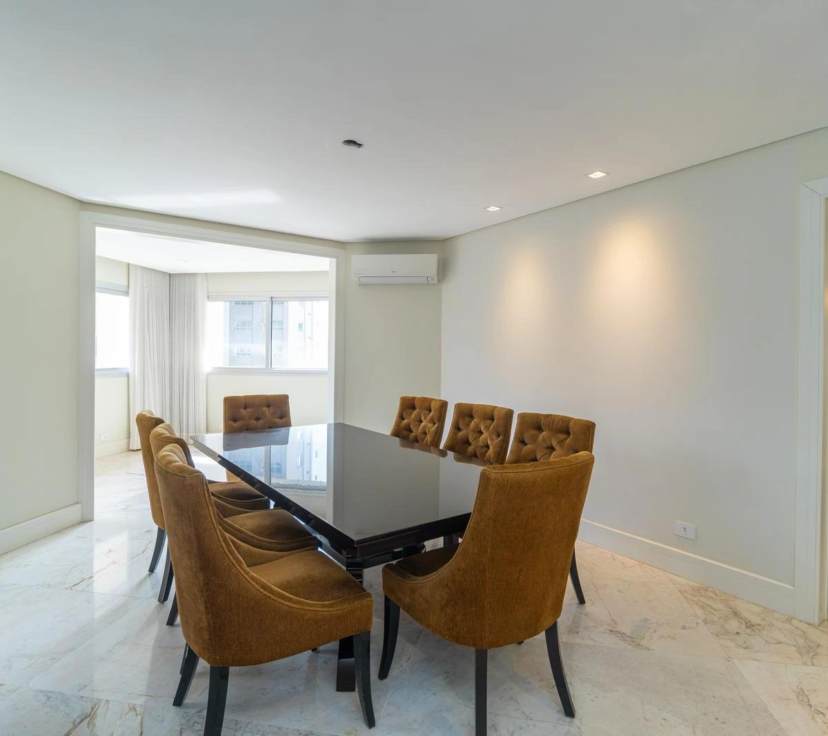 Home office in a 5-bedroom apartment, 441 m² — photo 4