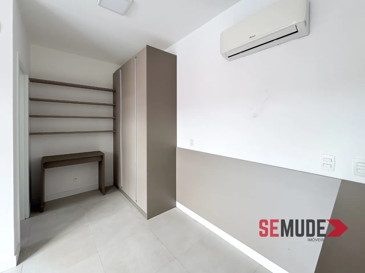 Home office in a one-bedroom apartment, 31 m² — photo 17