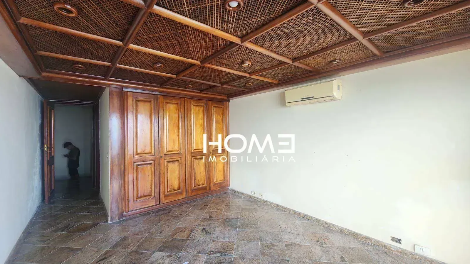 House with 5 en-suite bedrooms and 7 baths, 800 m² — photo 29