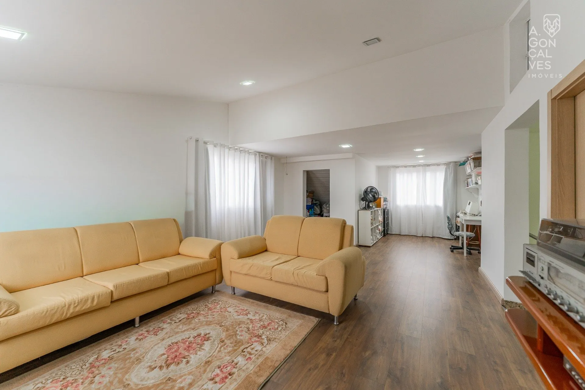 House with 3 suites and 2 parking spaces — photo 31