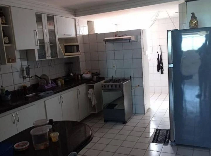 Furnished 3-bedroom apartment with an en-suite — photo 2