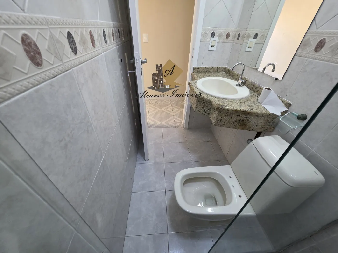 Condominium house with 2 bedrooms and 1 bathroom — photo 21