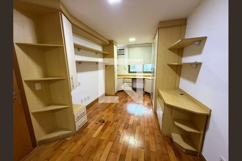 166 m² apartment with 4 en-suite bedrooms and enclosed balcony — photo 13