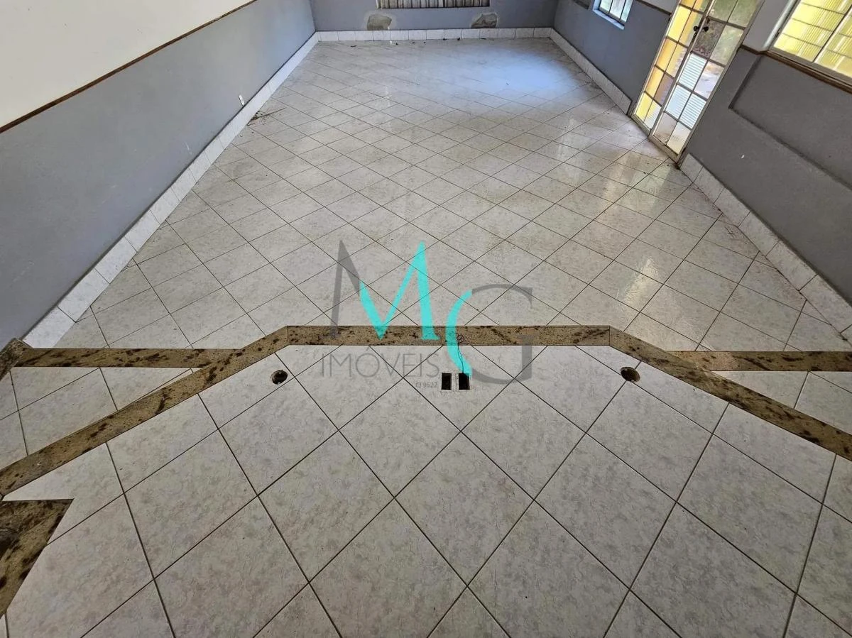 Casa ampla sem mobília com 720 m², 1 quarto e 4 banheiros — photo 8