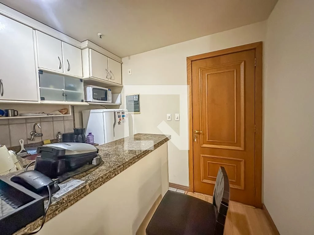 Furnished 2-bedroom apartment with built-in wardrobes — photo 26