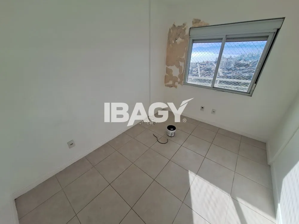 3-bedroom 196 m² apartment with 2 parking spots and balcony — photo 37