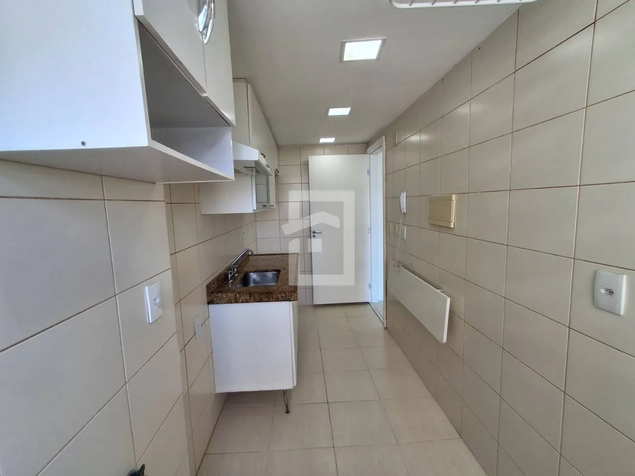 Glass-enclosed balcony in a 2-bedroom apartment, 64 m² — photo 27