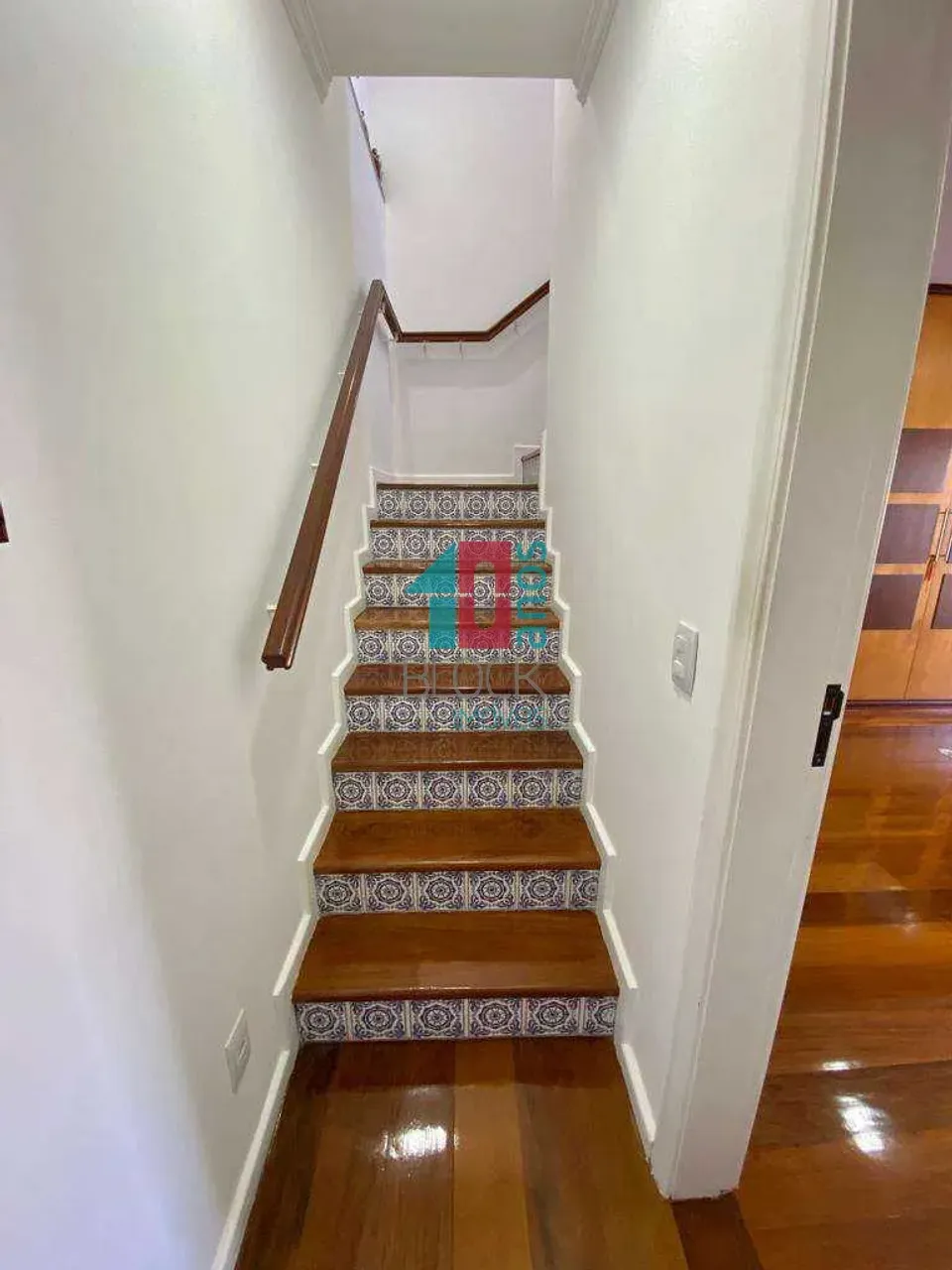 Furnished apartment with 4 bedrooms and 4 bathrooms — photo 19
