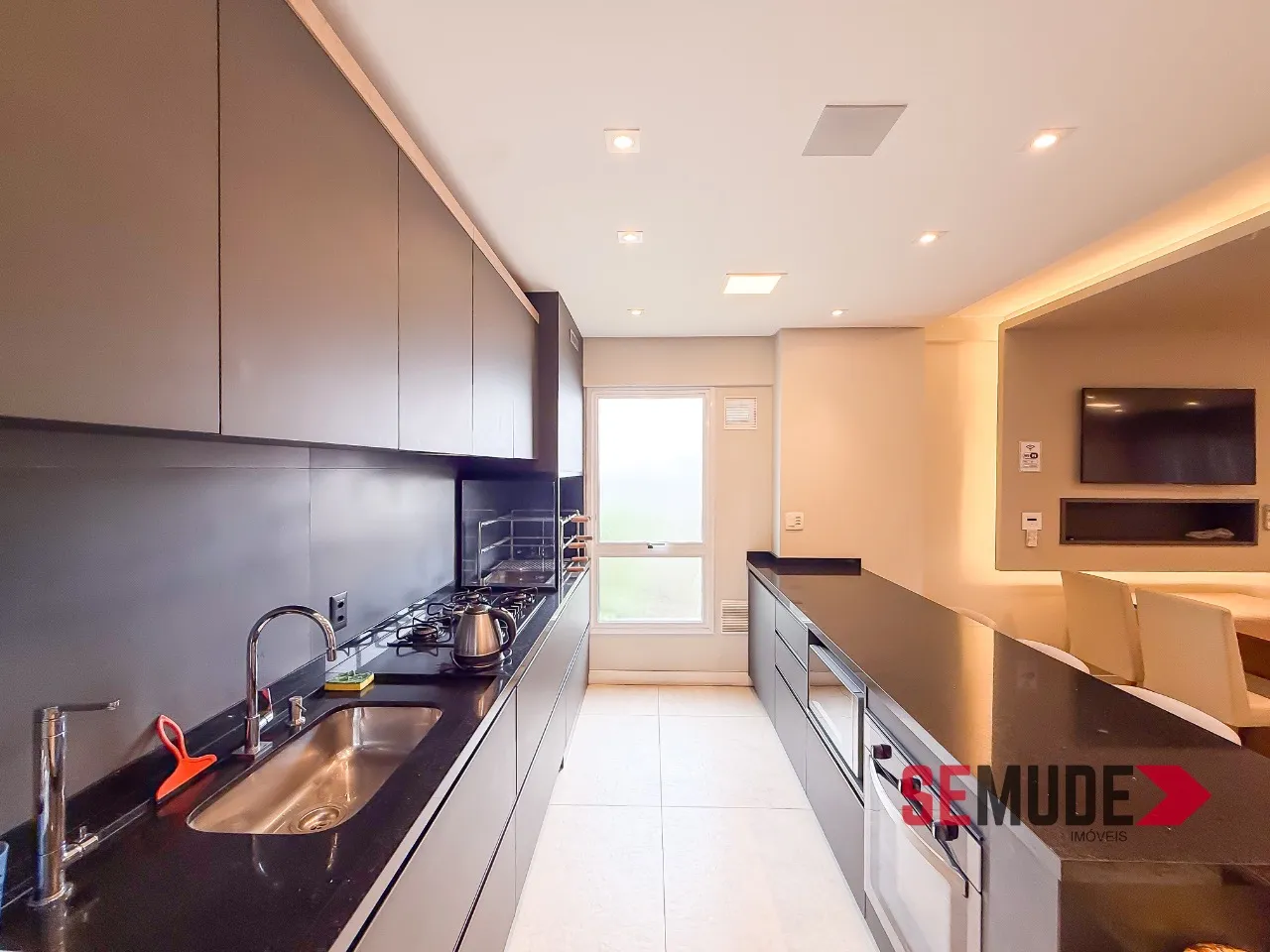 Home office in a one-bedroom apartment, 31 m² — photo 15