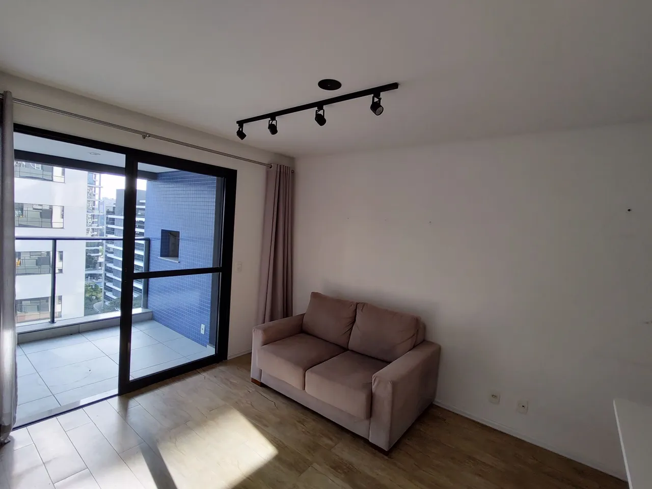 Apartamento mobiliado de 1 quarto em condomínio com academia — photo 11
