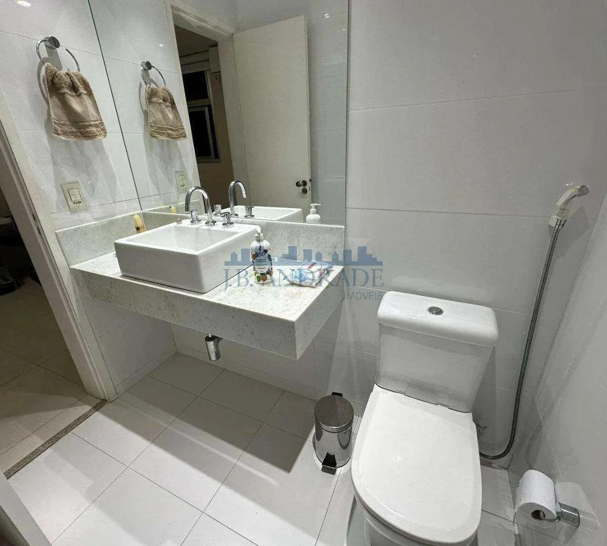 Duplex penthouse with 3 bedrooms and 355 m² — photo 27
