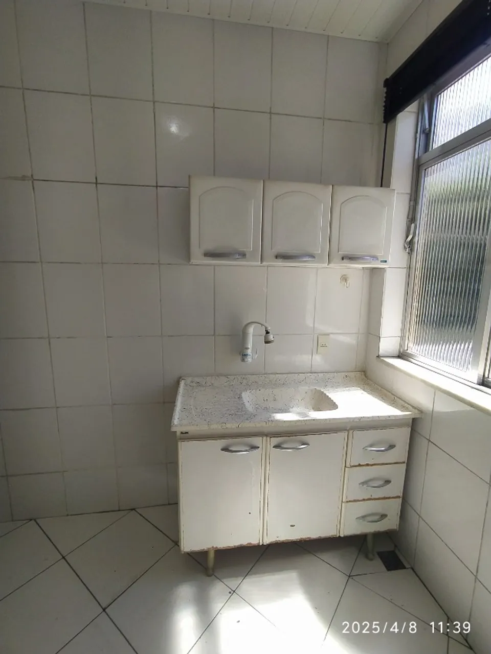 Casa sem mobília com 3 quartos e 1 banheiro — photo 9