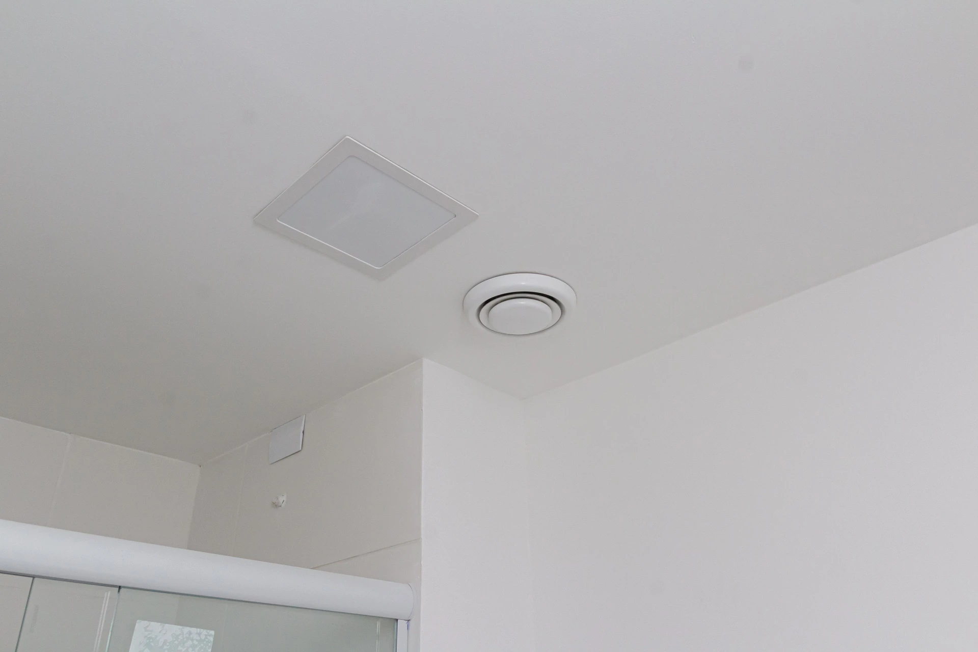 Apartamento para alugar com 2 quartos e varanda