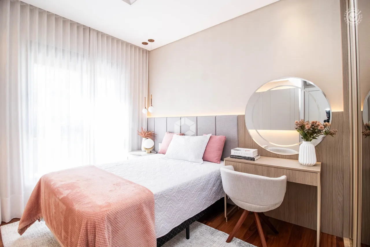Furnished apartment with 3 en-suite bedrooms and balcony — photo 19